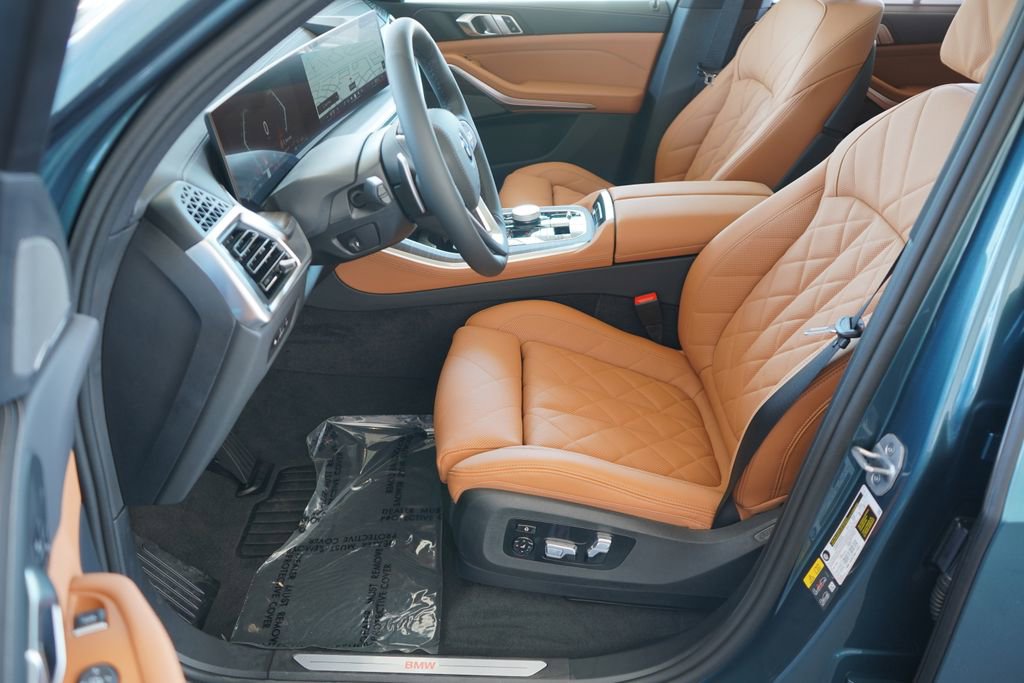 Used 2025 BMW X5 xDrive50e w/ Executive Package image 11