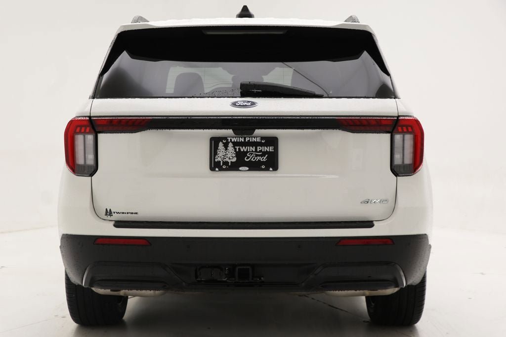 Used 2025 Ford Explorer ST-Line w/ ST-Line Street Pack AWD/4WD image 8