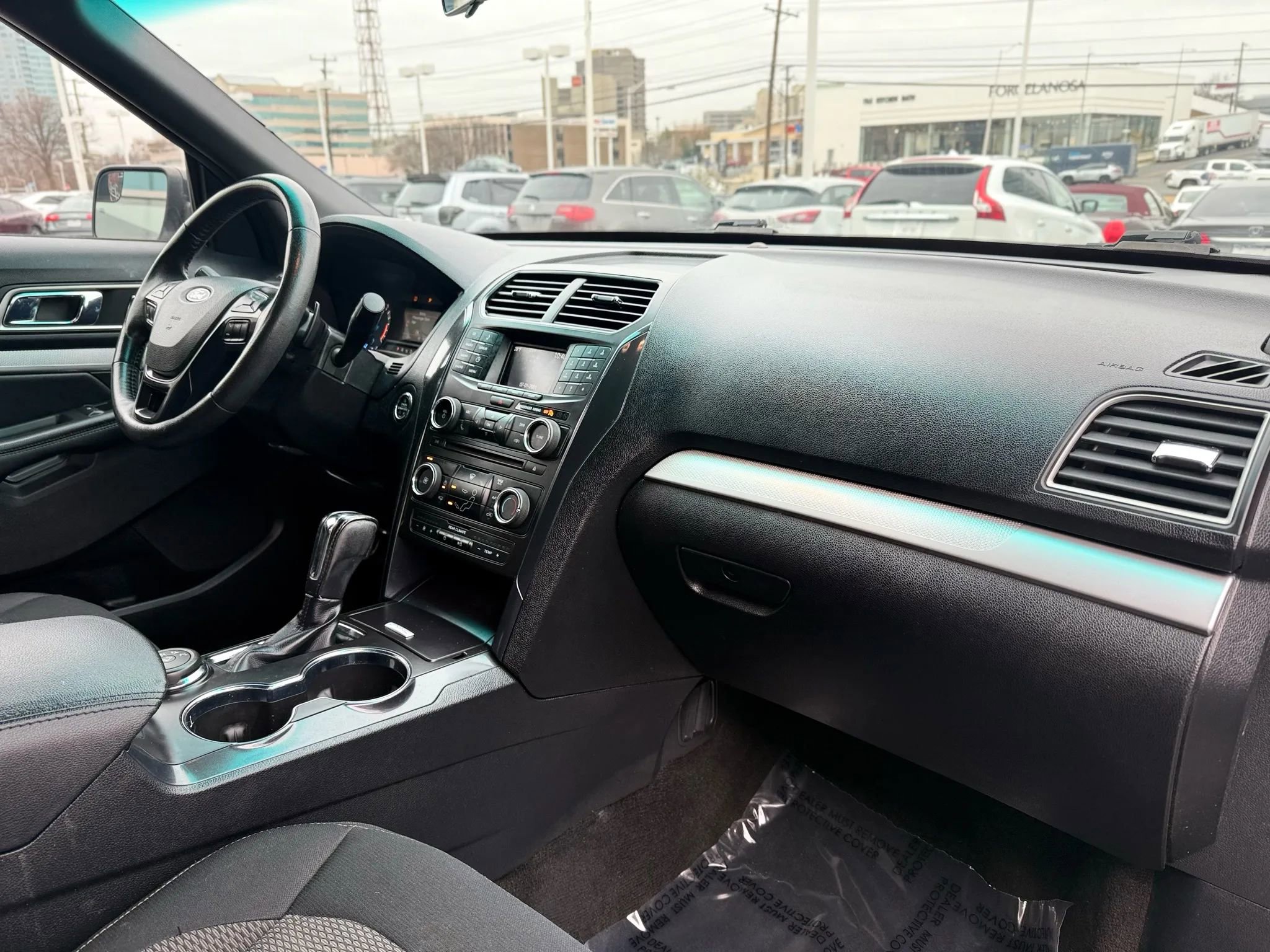 Used 2016 Ford Explorer XLT image 39