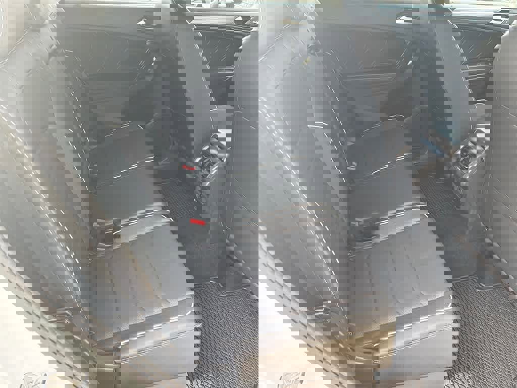 Used 2022 Volkswagen Tiguan SEL R-Line image 14