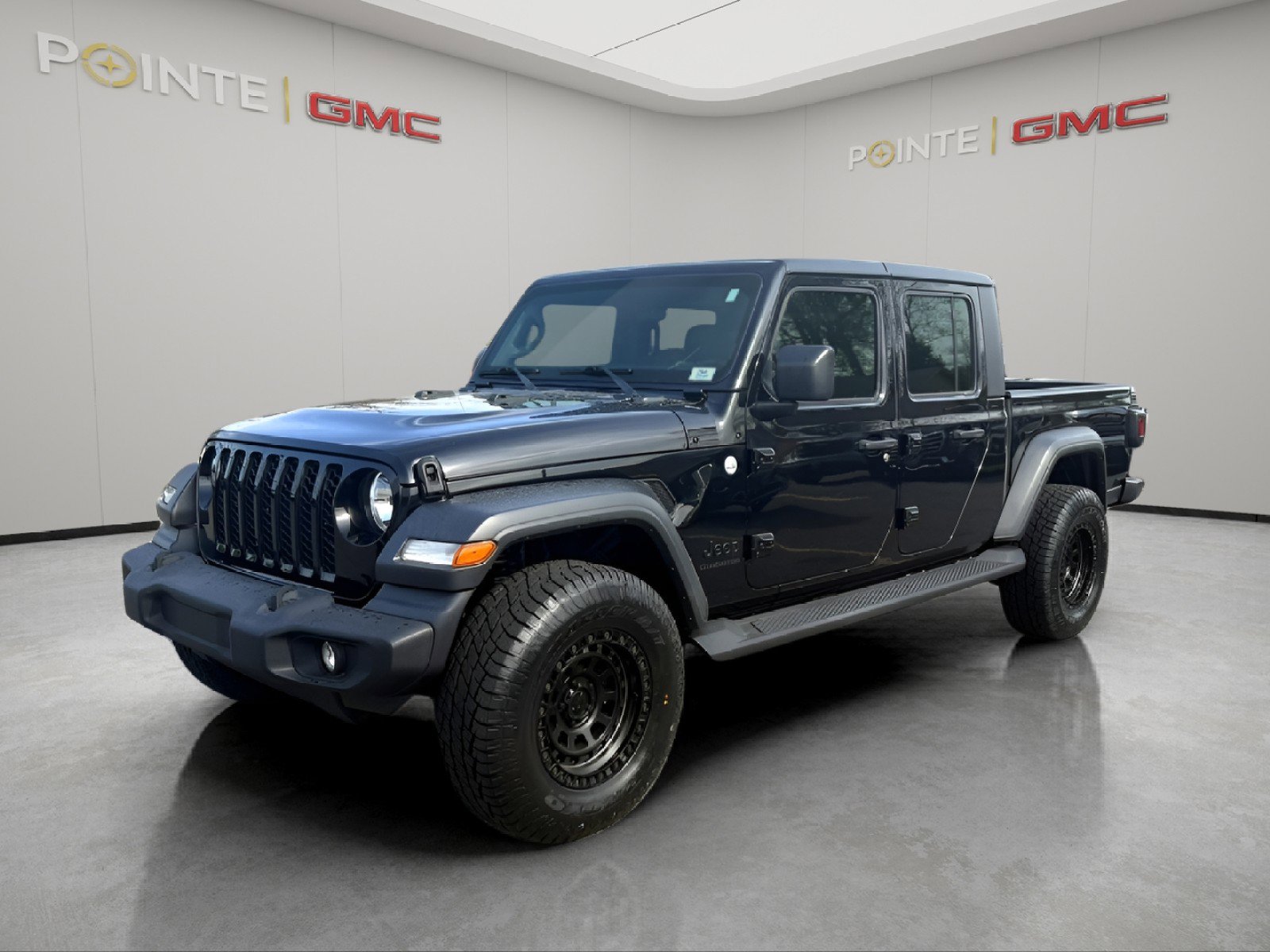 Used 2020 Jeep Gladiator Sport image 3