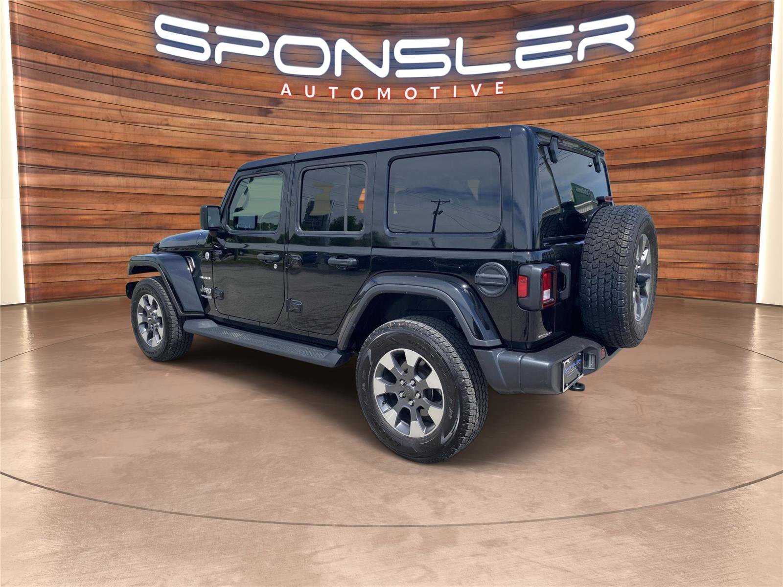 Used 2022 Jeep Wrangler Unlimited Sahara w/ Cold Weather Group AWD/4WD image 3