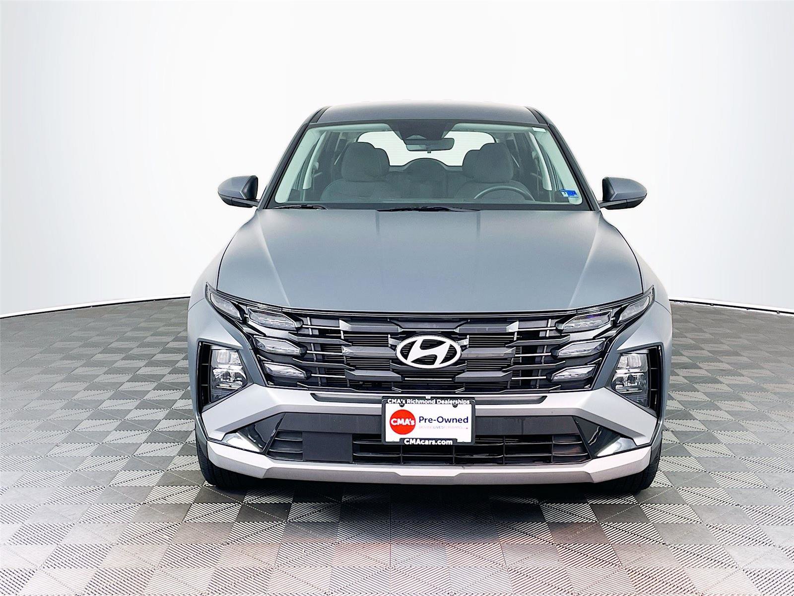 Certified 2025 Hyundai Tucson SE image 2