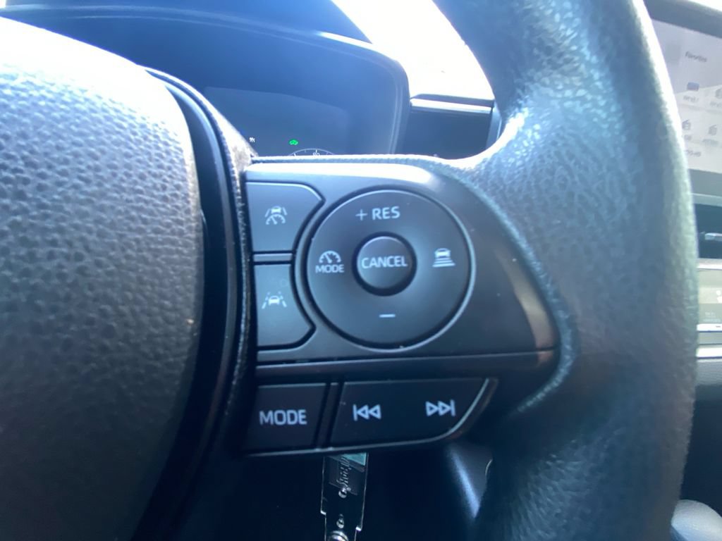 Used 2025 Toyota Corolla LE FWD image 19