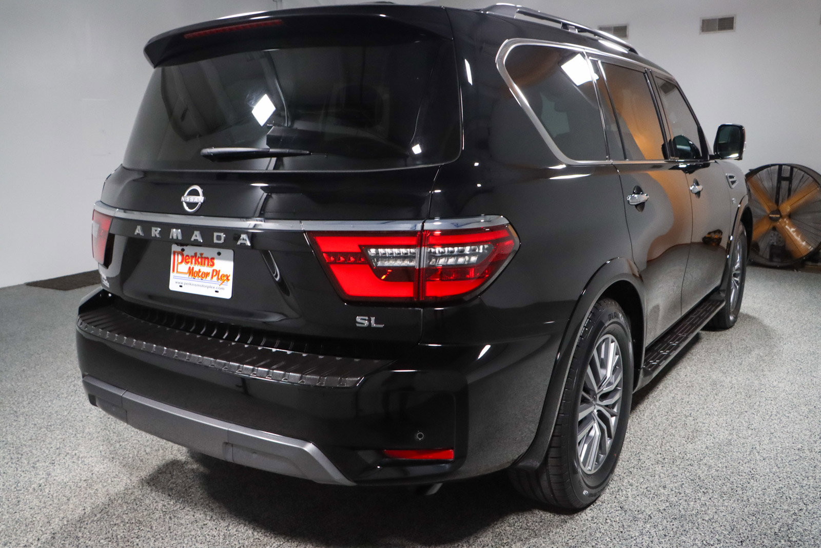 Used 2022 Nissan Armada SL w/ Captain's Chairs Package image 7