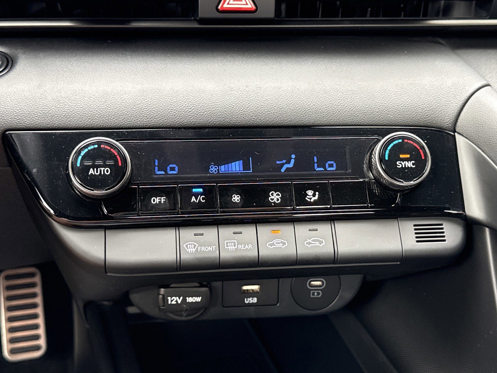 Certified 2025 Hyundai Elantra Sport image 24