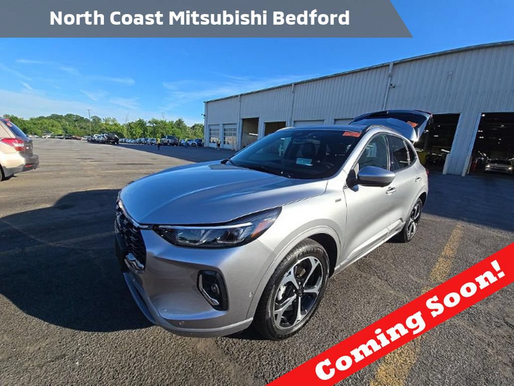 Used 2023 Ford Escape ST-Line Elite w/ Premium Technology Package AWD/4WD image 1