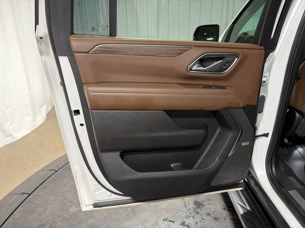 Used 2021 Chevrolet Suburban High Country AWD/4WD image 17