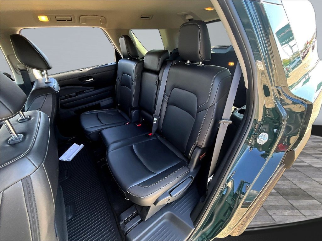 Used 2023 Nissan Pathfinder SL AWD/4WD image 24