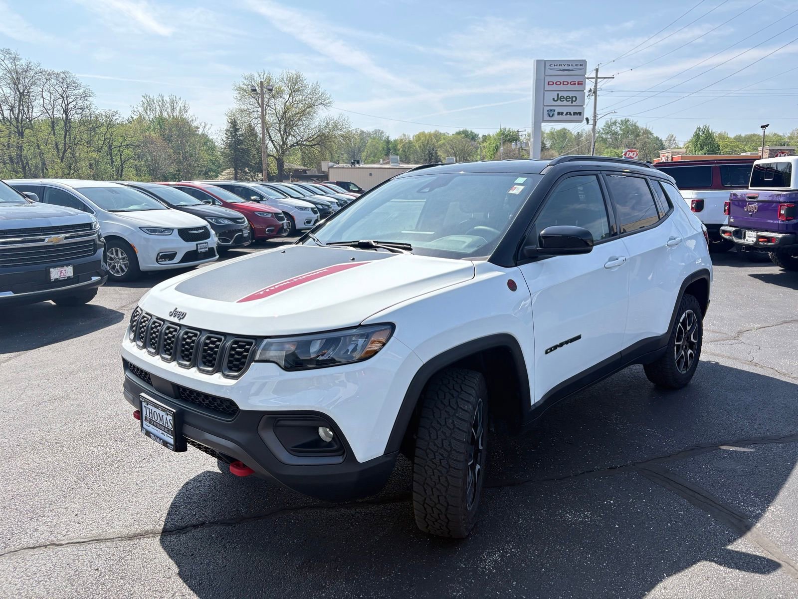 Used 2024 Jeep Compass Trailhawk image 3