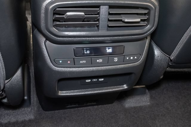 Used 2025 Honda Pilot Touring image 29