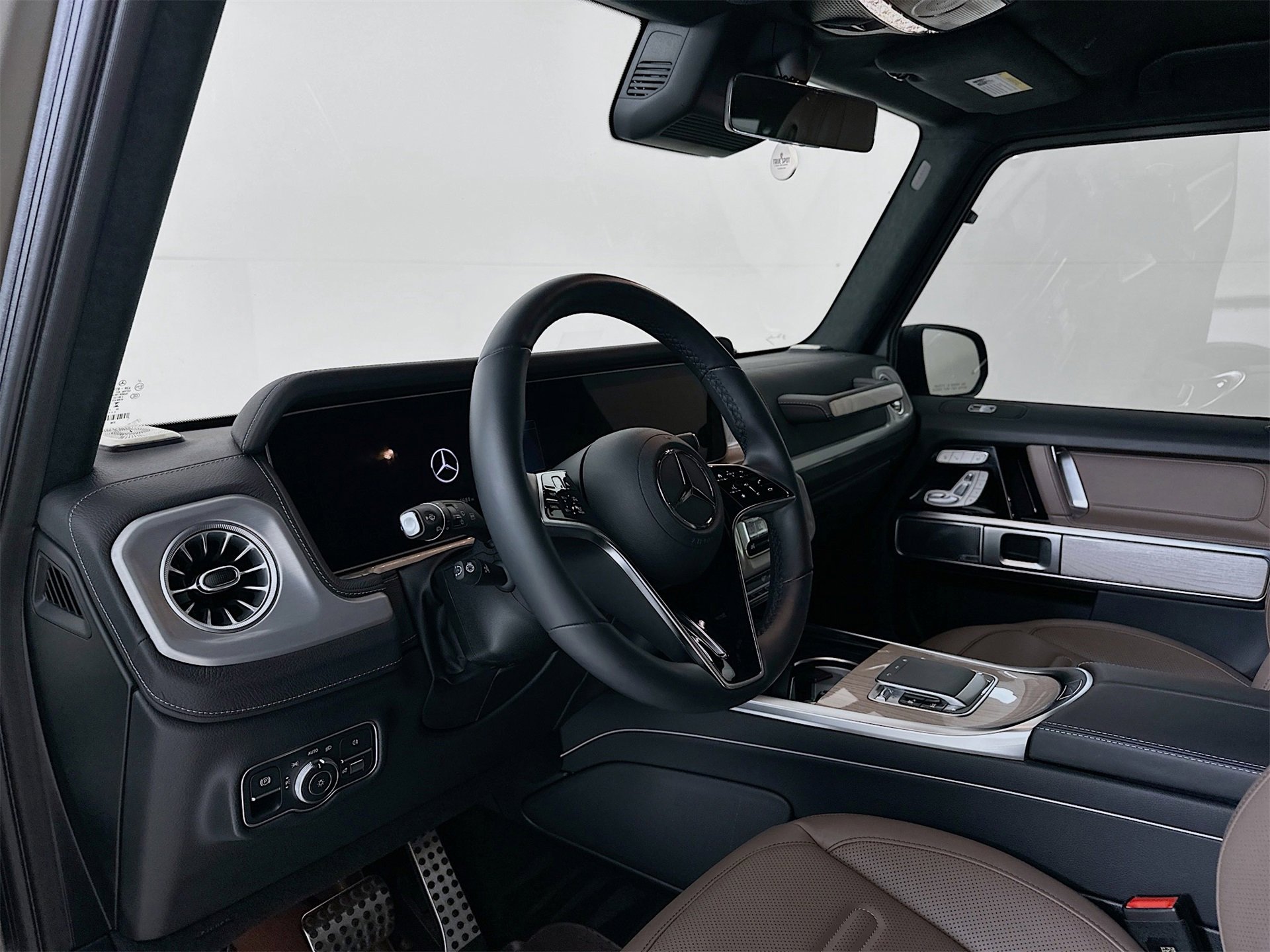 Certified 2025 Mercedes-Benz G 550 image 10