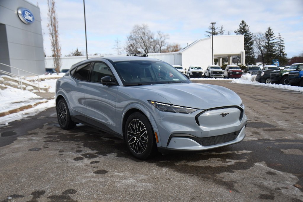 Used 2025 Ford Mustang Mach-E Premium image 9