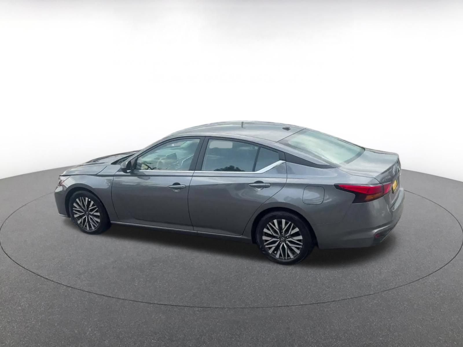 Used 2026 Nissan Altima 2.5 SV FWD image 8