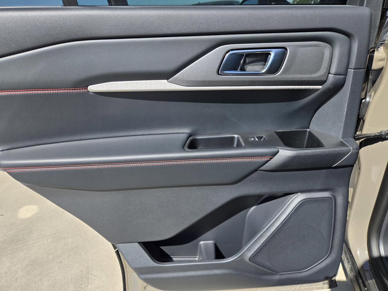 New 2026 Ford Explorer ST-Line w/ ST-Line Street Pack image 27