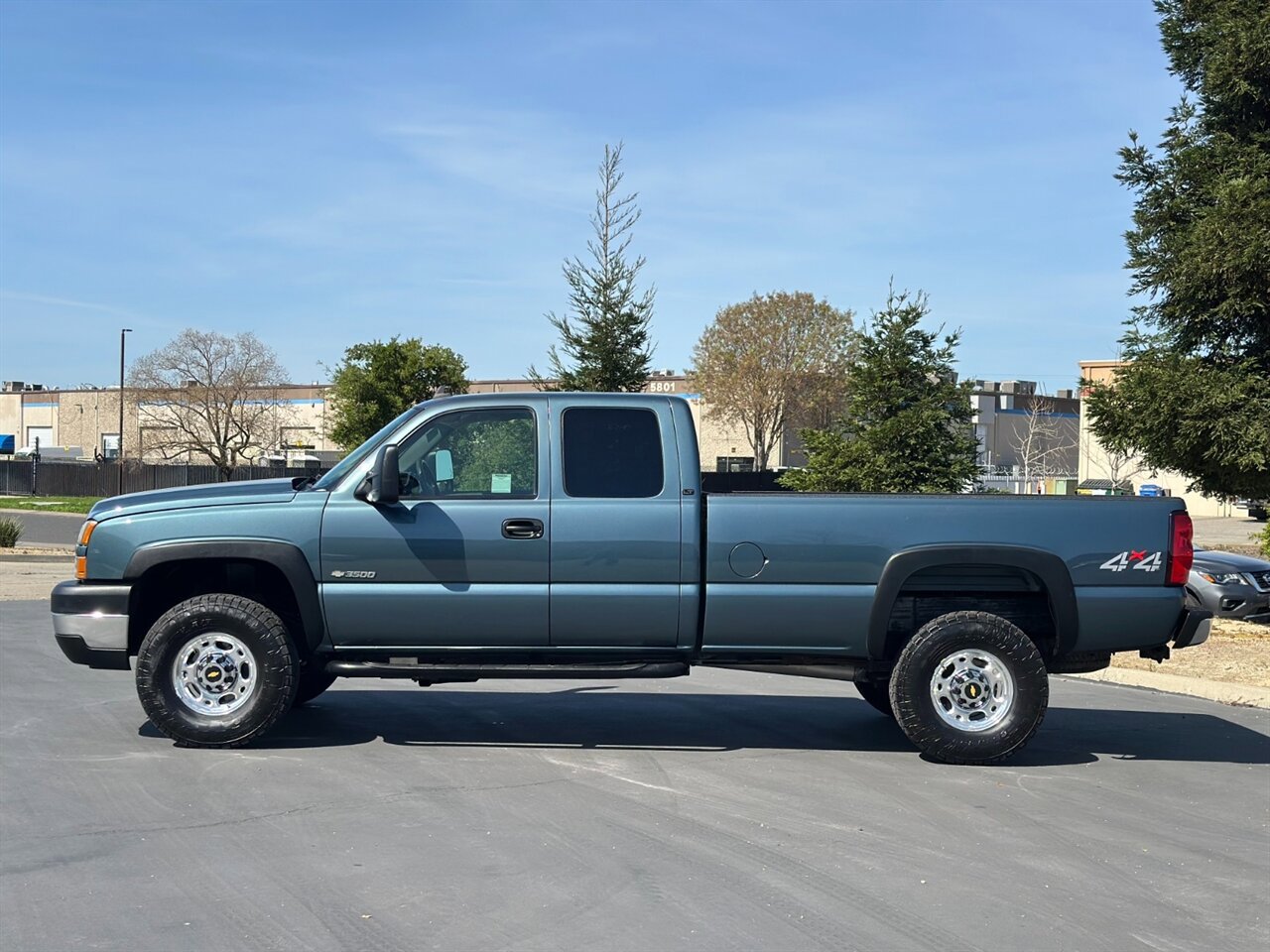 Used 2006 Chevrolet Silverado 3500 LT w/ Skid Plate Package AWD/4WD image 6