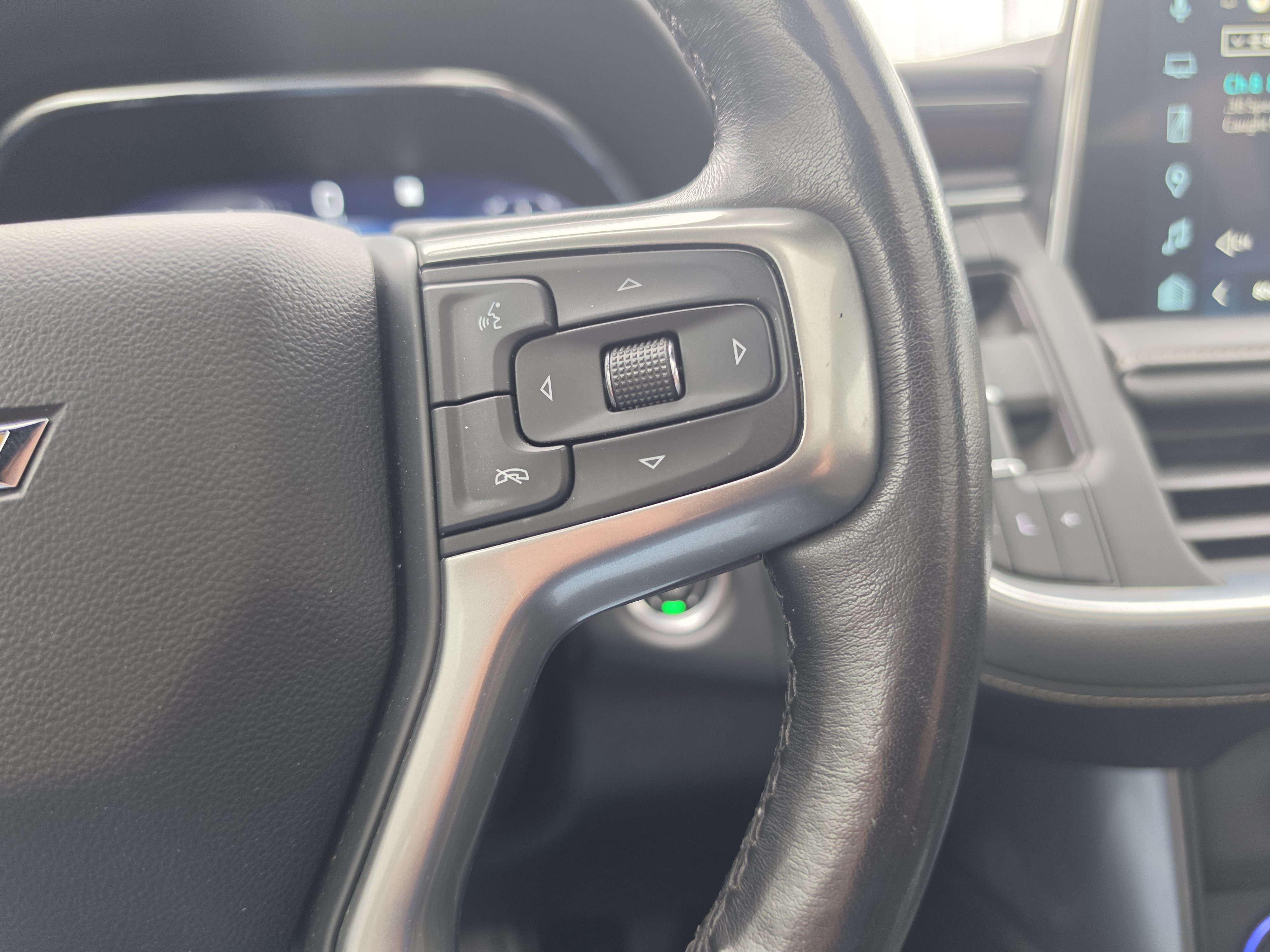 Used 2023 Chevrolet Tahoe Premier AWD/4WD image 23