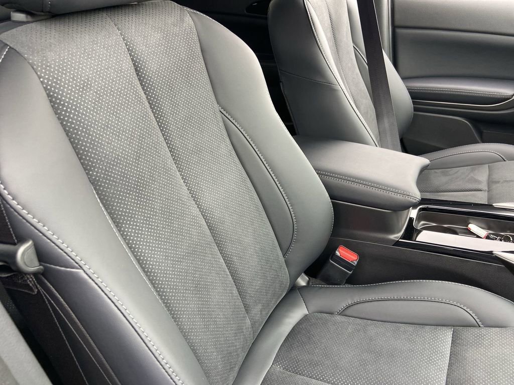 New 2026 Mitsubishi Eclipse Cross Black Edition AWD/4WD image 23