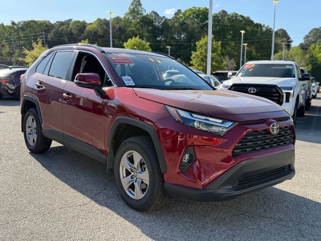Used 2025 Toyota RAV4 XLE w/ Convenience Package FWD image 4