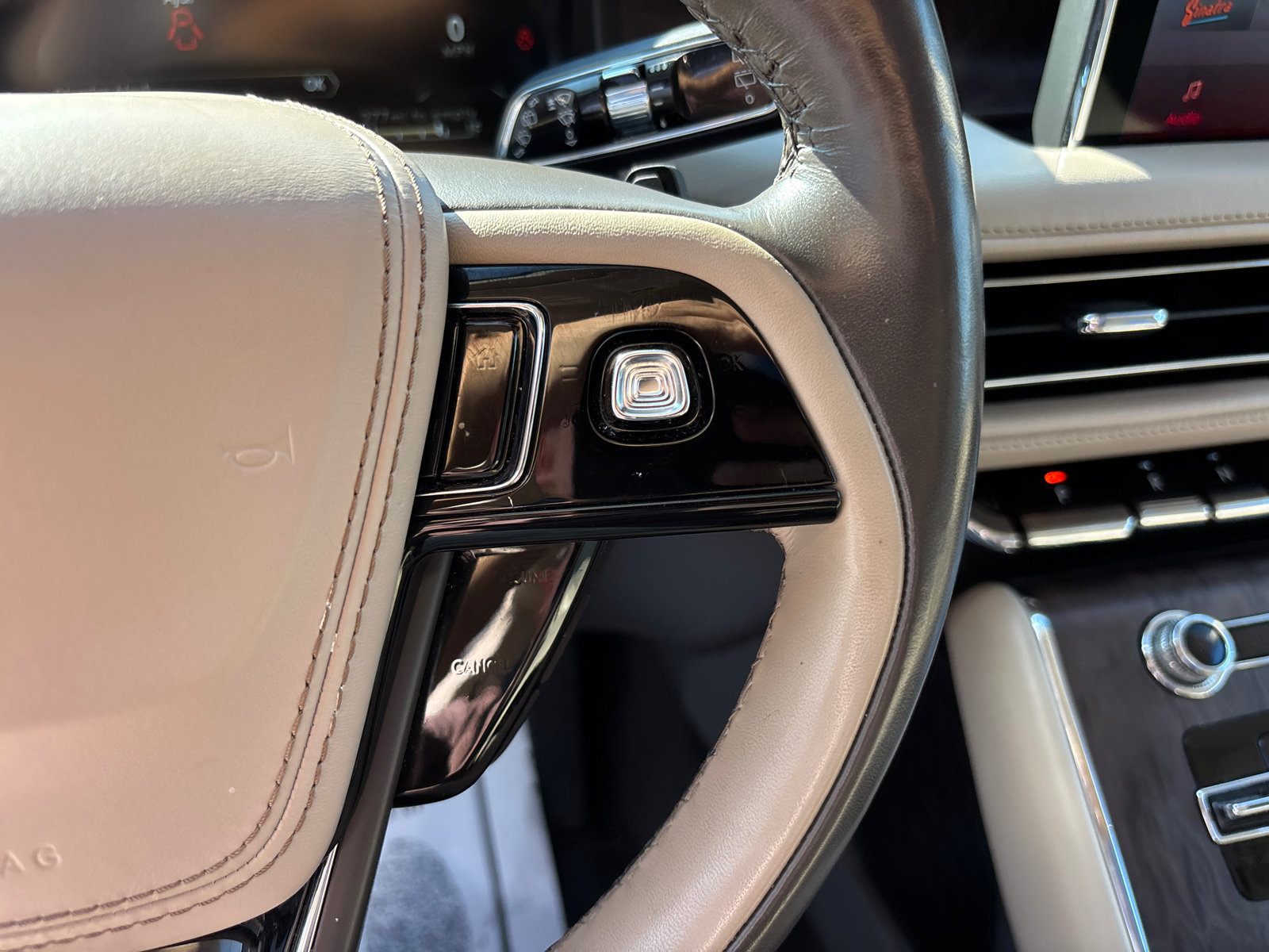 Certified 2022 Lincoln Aviator Reserve w/ Elements Package Plus AWD/4WD image 18