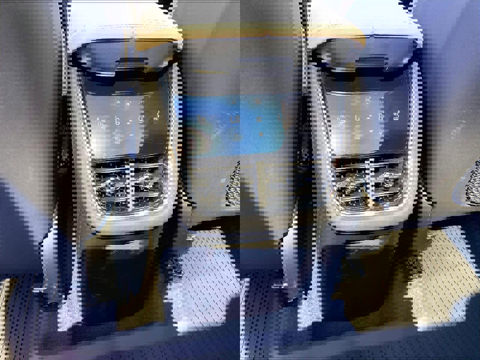 New 2026 Volvo EX90 Plus image 16