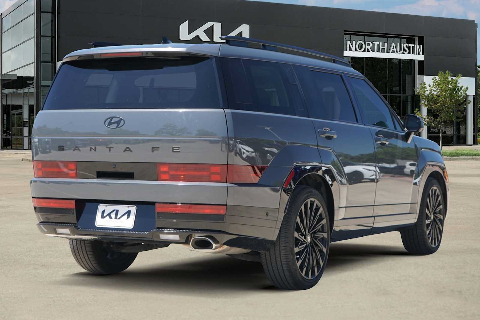 Used 2024 Hyundai Santa Fe Calligraphy FWD image 5