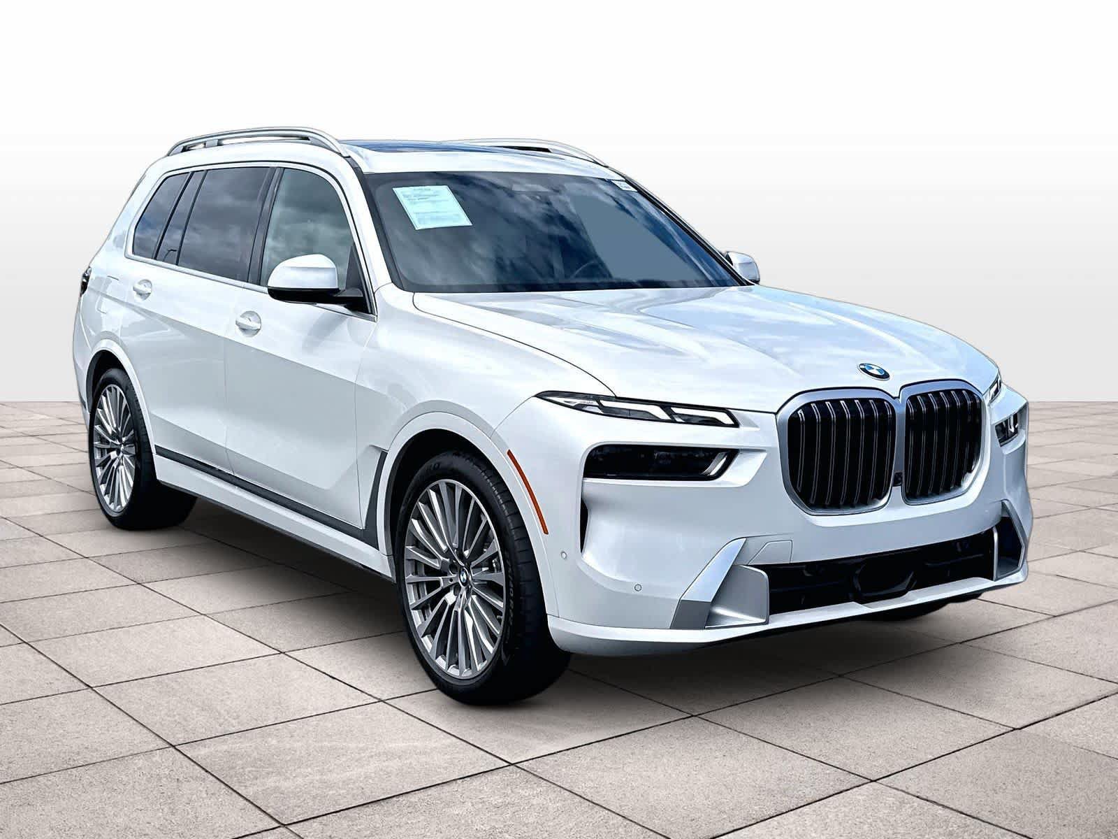 Used 2023 BMW X7 xDrive40i w/ Executive Package AWD/4WD image 3