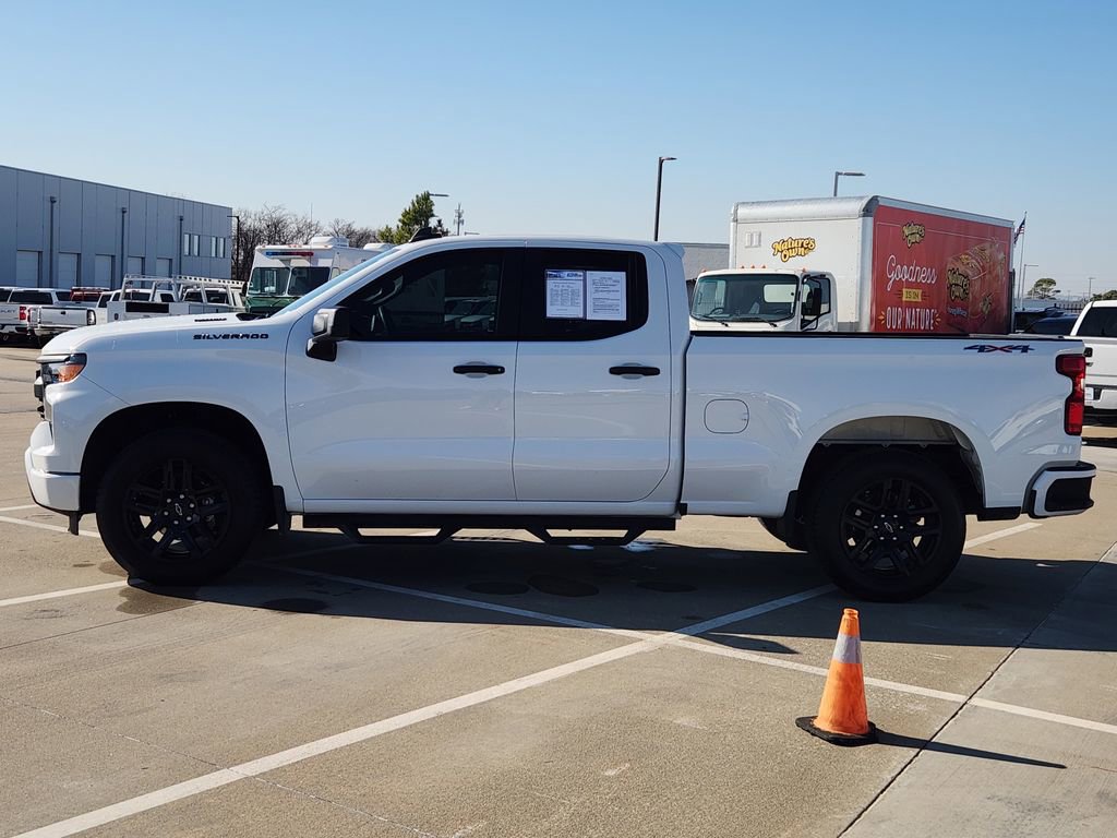Used 2025 Chevrolet Silverado 1500 Custom w/ LPO, Dark Essentials Package image 5