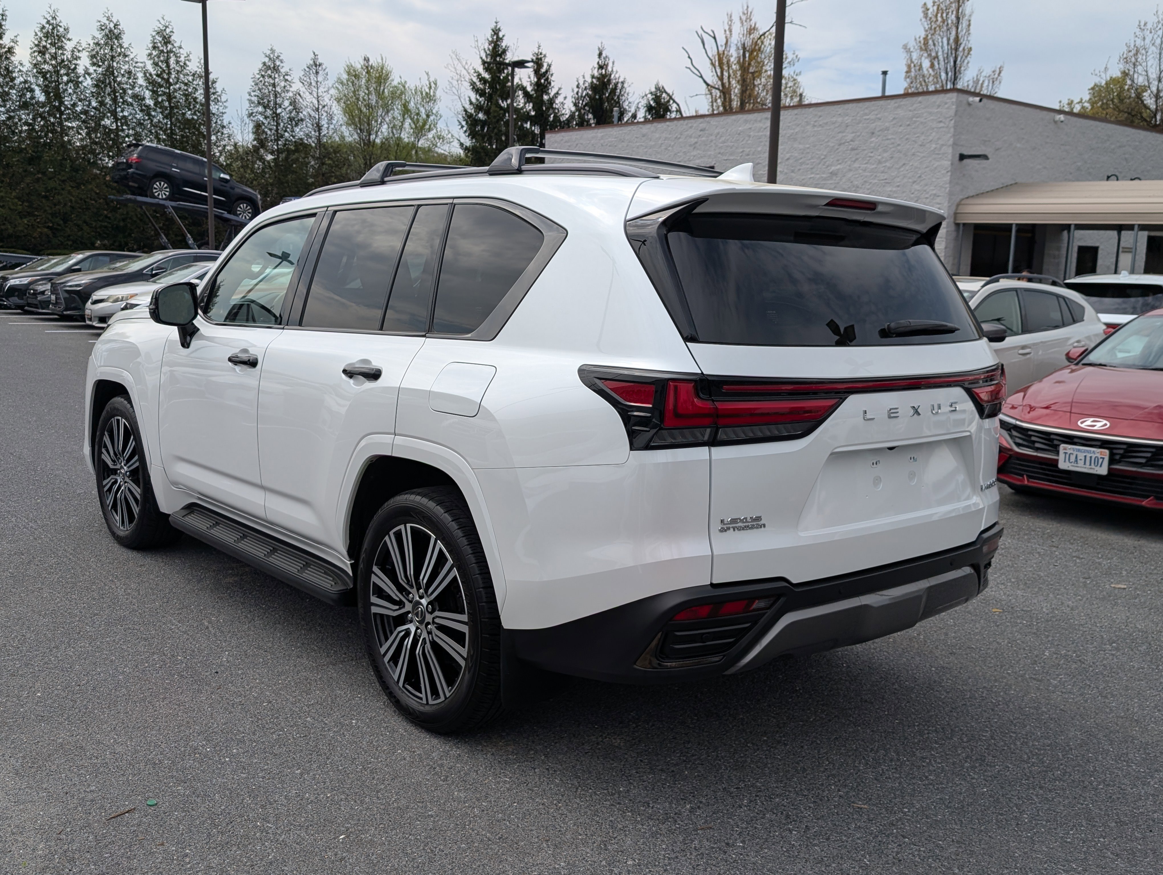 Used 2024 Lexus LX 600 4WD w/ Appearance Package image 5