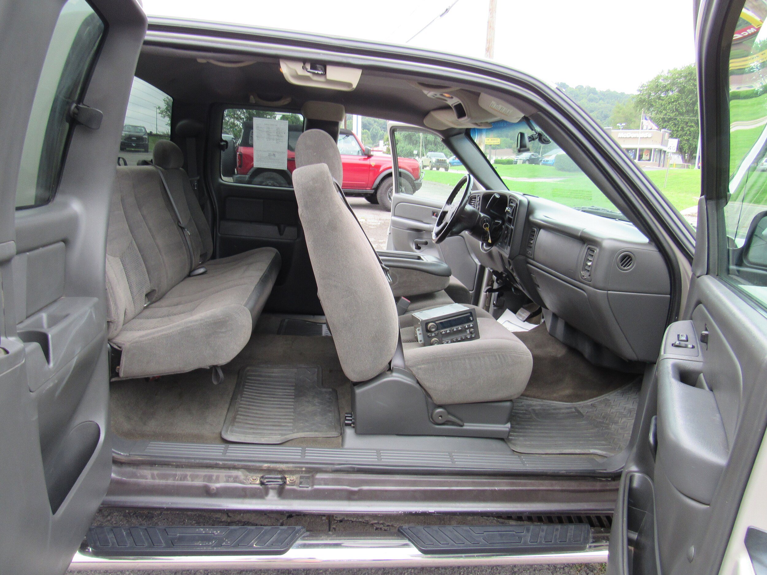 Used 2006 Chevrolet Silverado 1500 LT w/ Light Duty Power Package AWD/4WD image 30