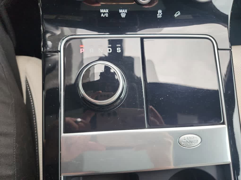 Used 2019 Land Rover Range Rover Velar R-Dynamic SE AWD/4WD image 18