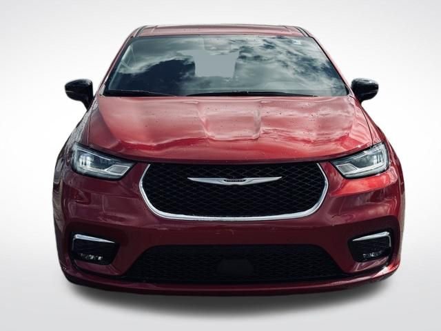 Used 2025 Chrysler Pacifica Select FWD image 2