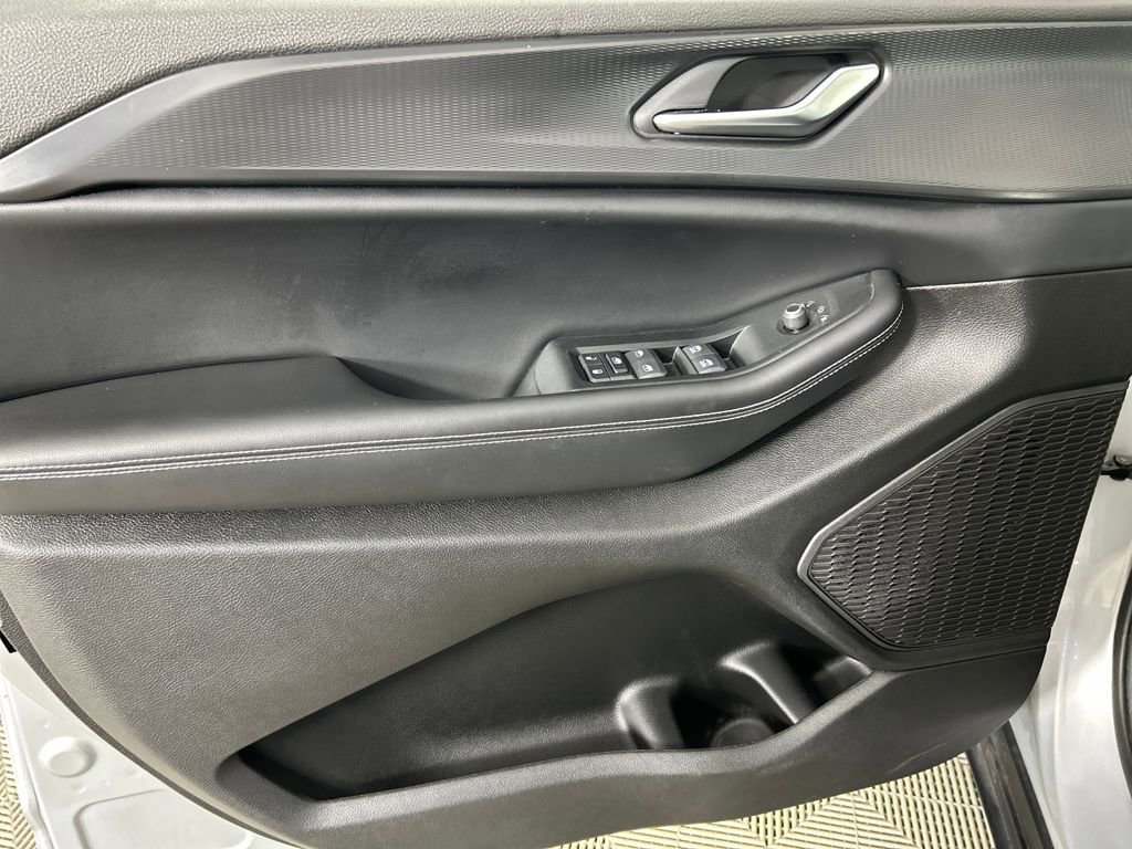 Used 2024 Jeep Grand Cherokee L Laredo image 11