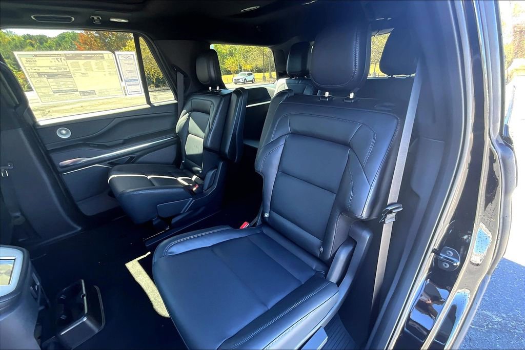 New 2025 Lincoln Navigator Reserve w/ Jet Appearance Package image 10