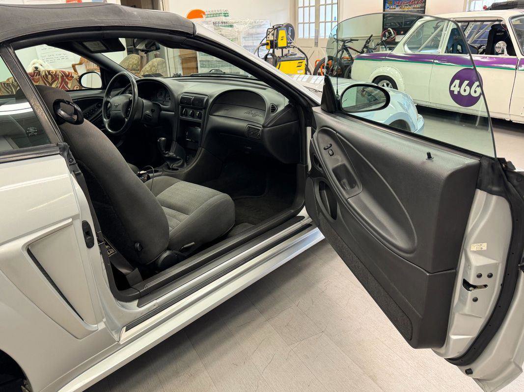 Used 2000 Ford Mustang GT RWD image 13