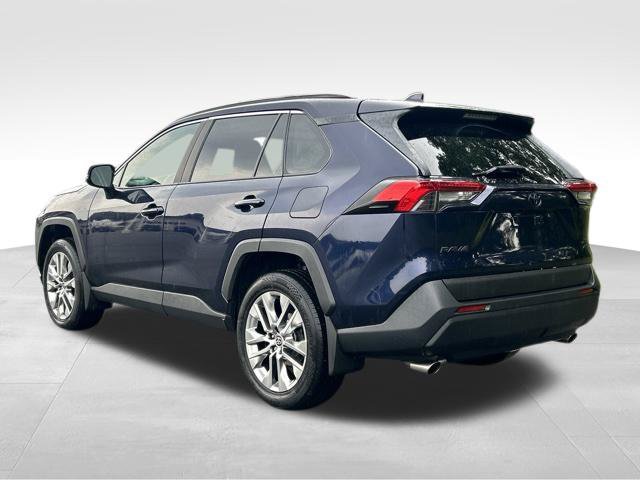 Used 2021 Toyota RAV4 XLE Premium AWD/4WD image 3