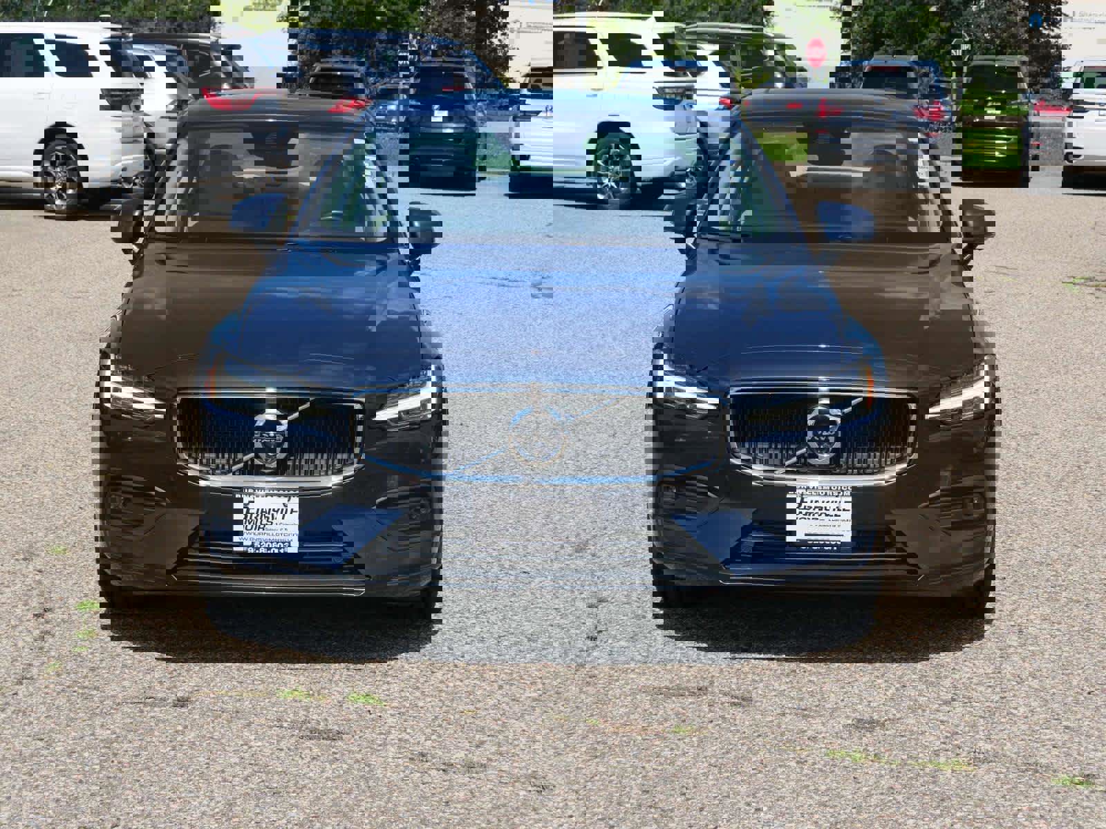 Used 2021 Volvo S60 T5 Momentum image 2