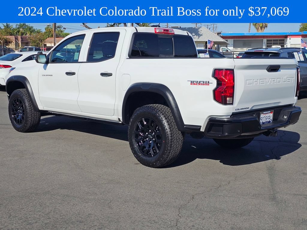 Used 2024 Chevrolet Colorado Trail Boss w/ Advanced Trailering Package AWD/4WD image 5