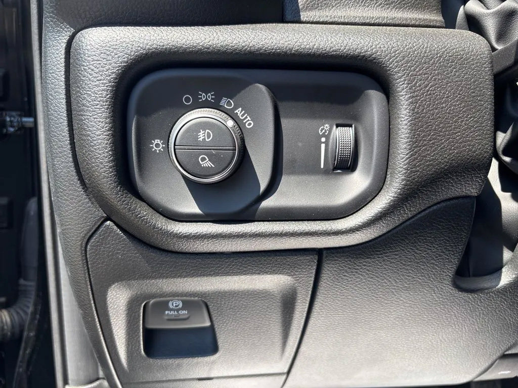 New 2026 RAM 1500 Express AWD/4WD image 14