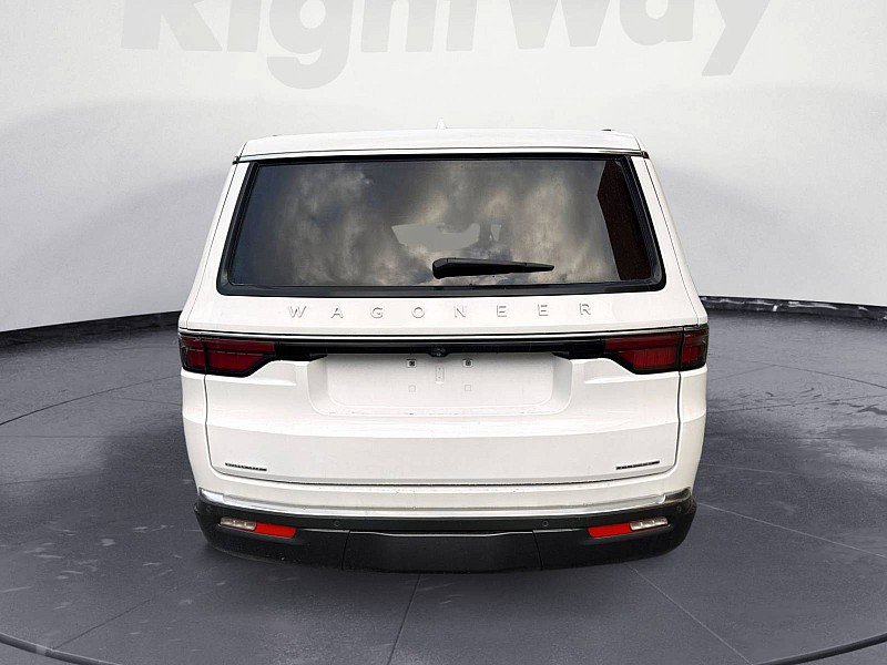 Used 2022 Jeep Wagoneer Series II AWD/4WD image 4