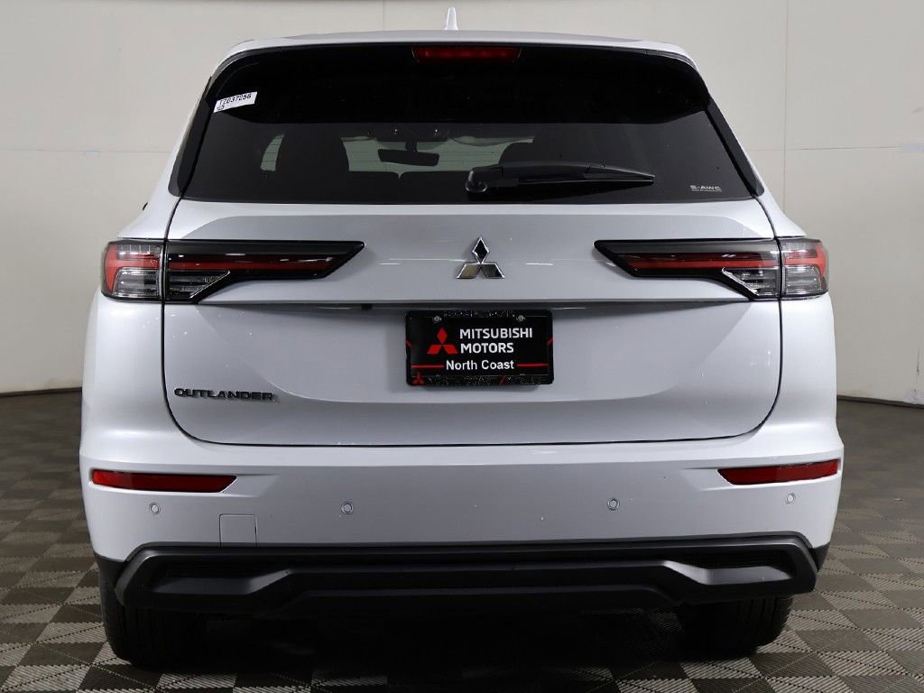 New 2026 Mitsubishi Outlander ES AWD/4WD image 13