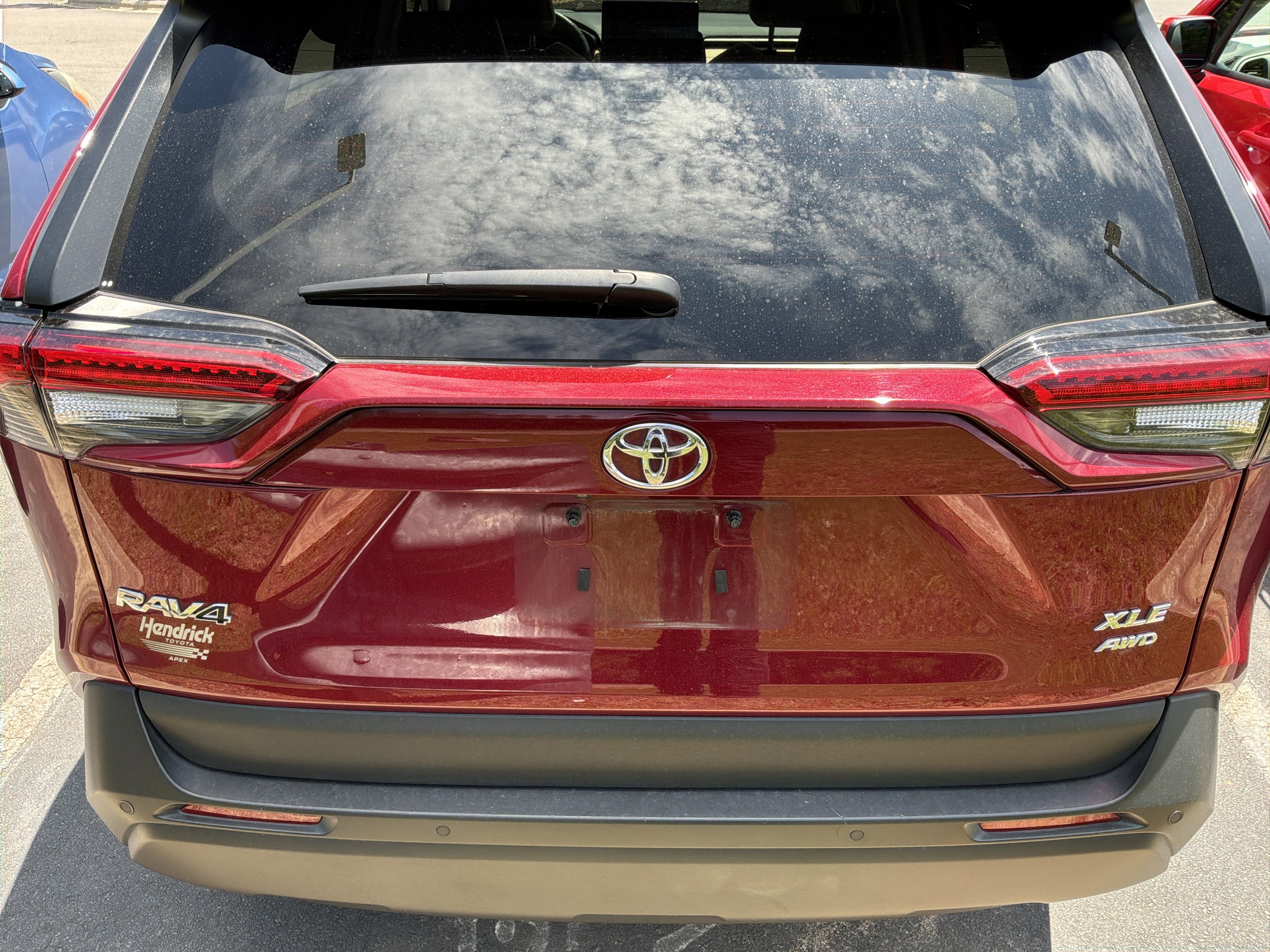 Used 2023 Toyota RAV4 XLE Premium AWD/4WD image 7