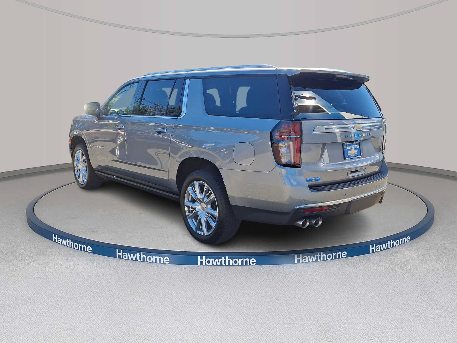Certified 2024 Chevrolet Suburban High Country AWD/4WD image 4