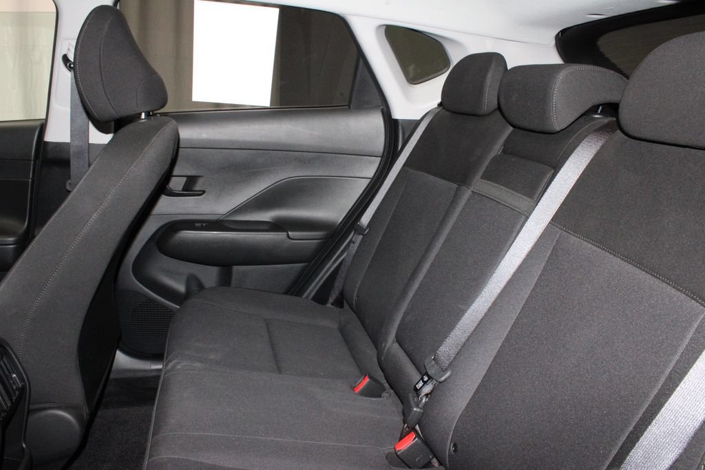 Used 2025 Hyundai Kona SEL FWD image 21