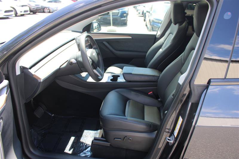 Used 2024 Tesla Model Y Long Range AWD/4WD image 10