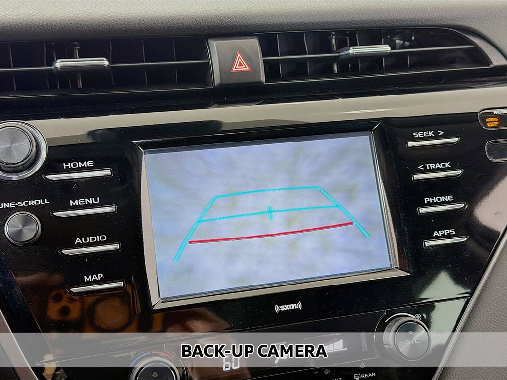 Used 2020 Toyota Camry SE image 4