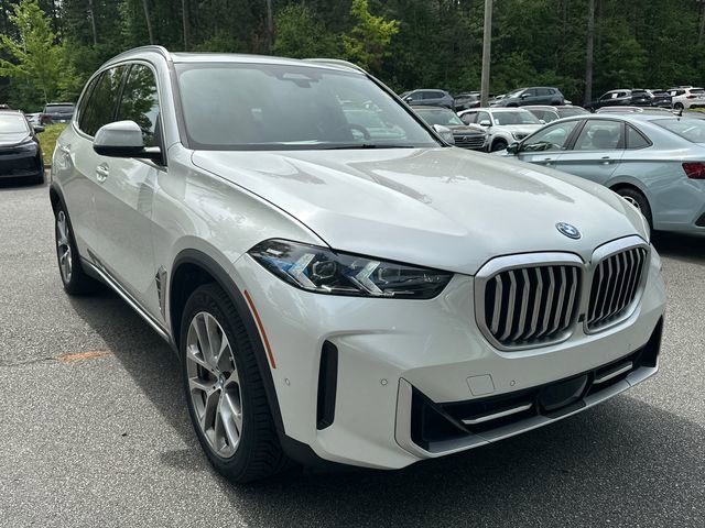 Used 2025 BMW X5 xDrive50e w/ Executive Package AWD/4WD image 3