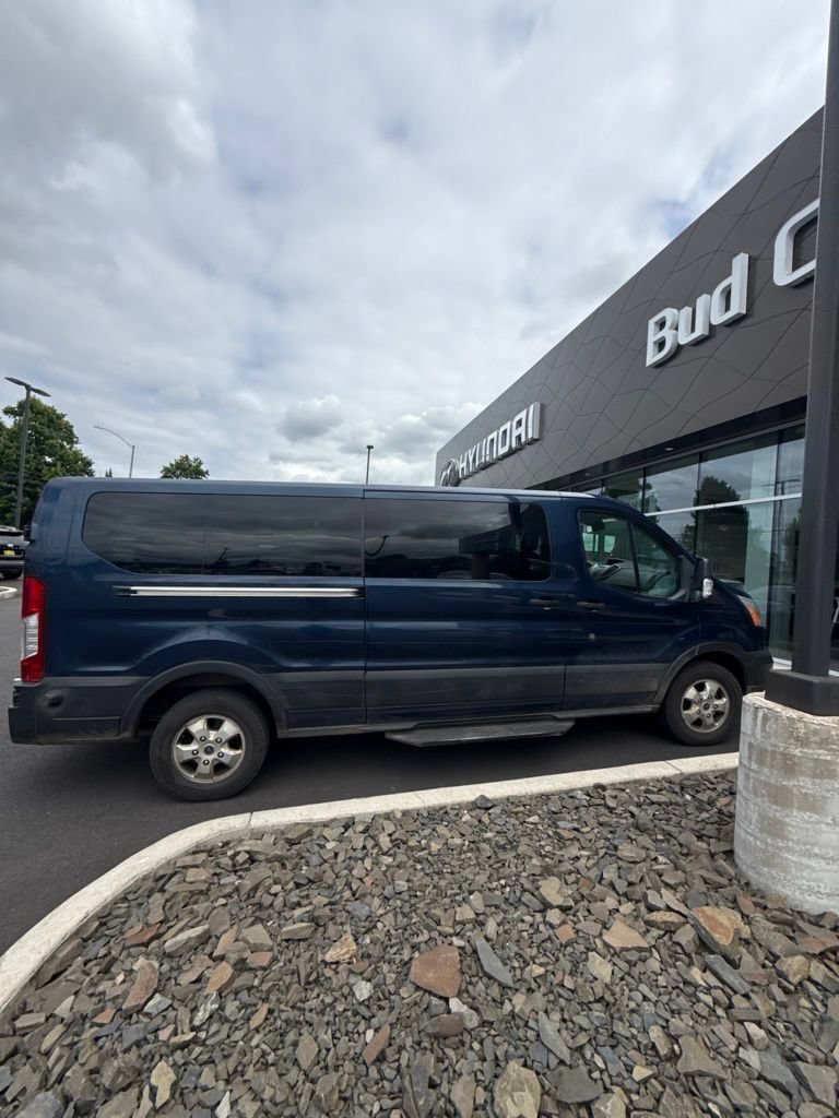Used 2019 Ford Transit 350 XLT RWD image 2