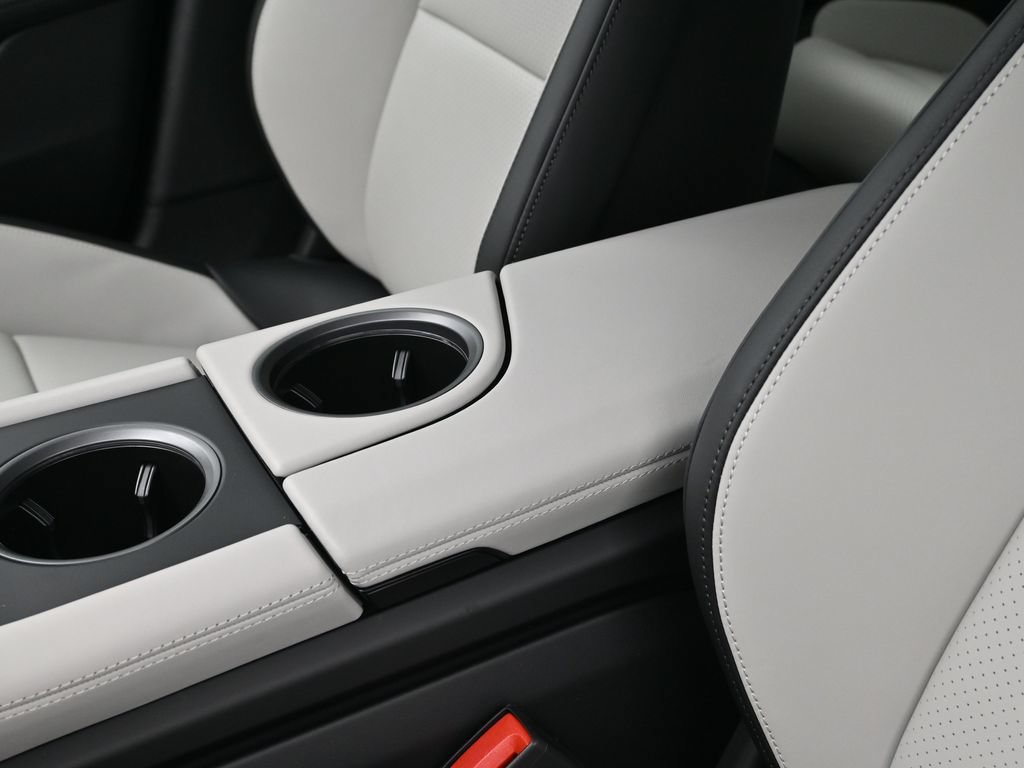 New 2026 Porsche Taycan 4S AWD/4WD image 21
