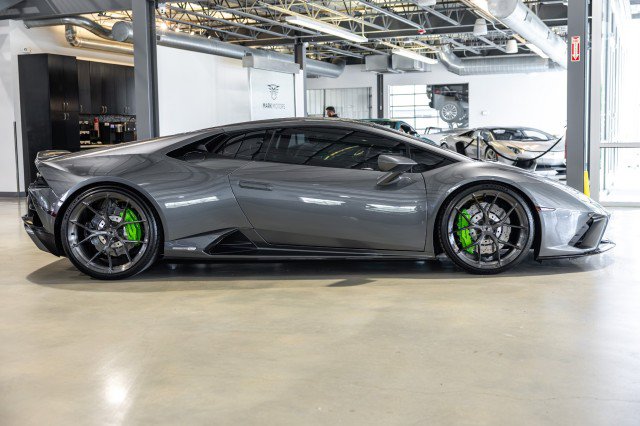 Used 2021 Lamborghini Huracan EVO RWD image 7